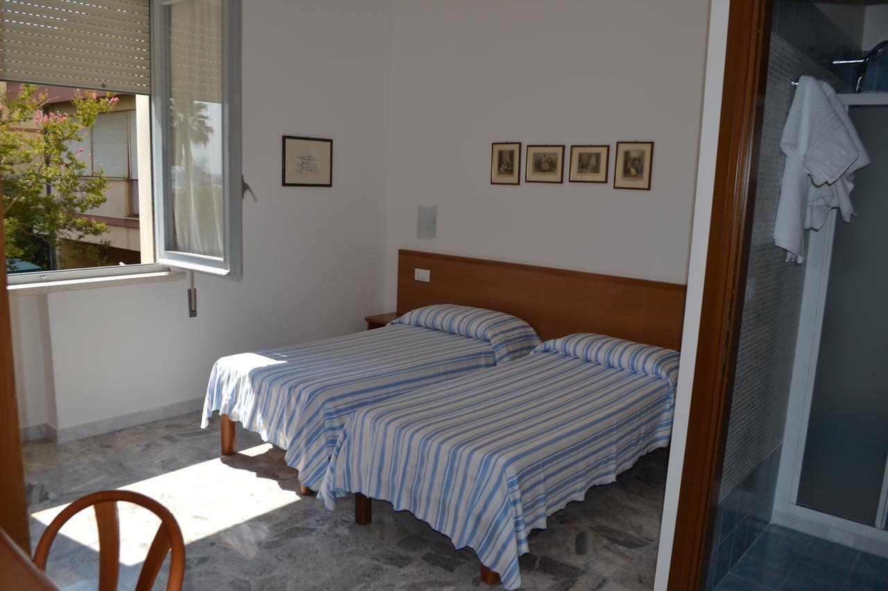 Albergo Quaglia Розето дели Абруци Екстериор снимка